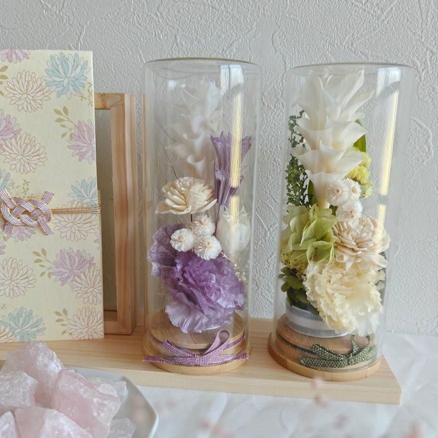 トルコキキョウとクルクマのプリザーブドアレンジメント　お供え花　お盆2025　仏花　古希　喜寿祝い　卒寿  誕生日1枚目の画像